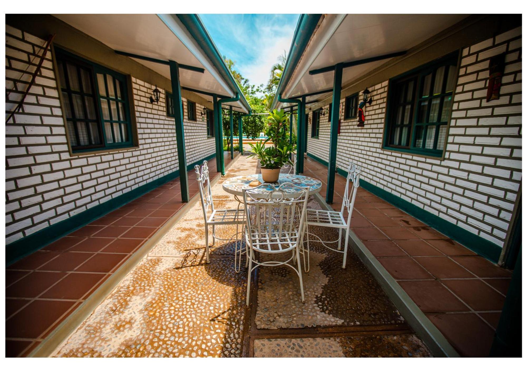 Hotel Boutique El Rancho Olivo Villamontes Esterno foto